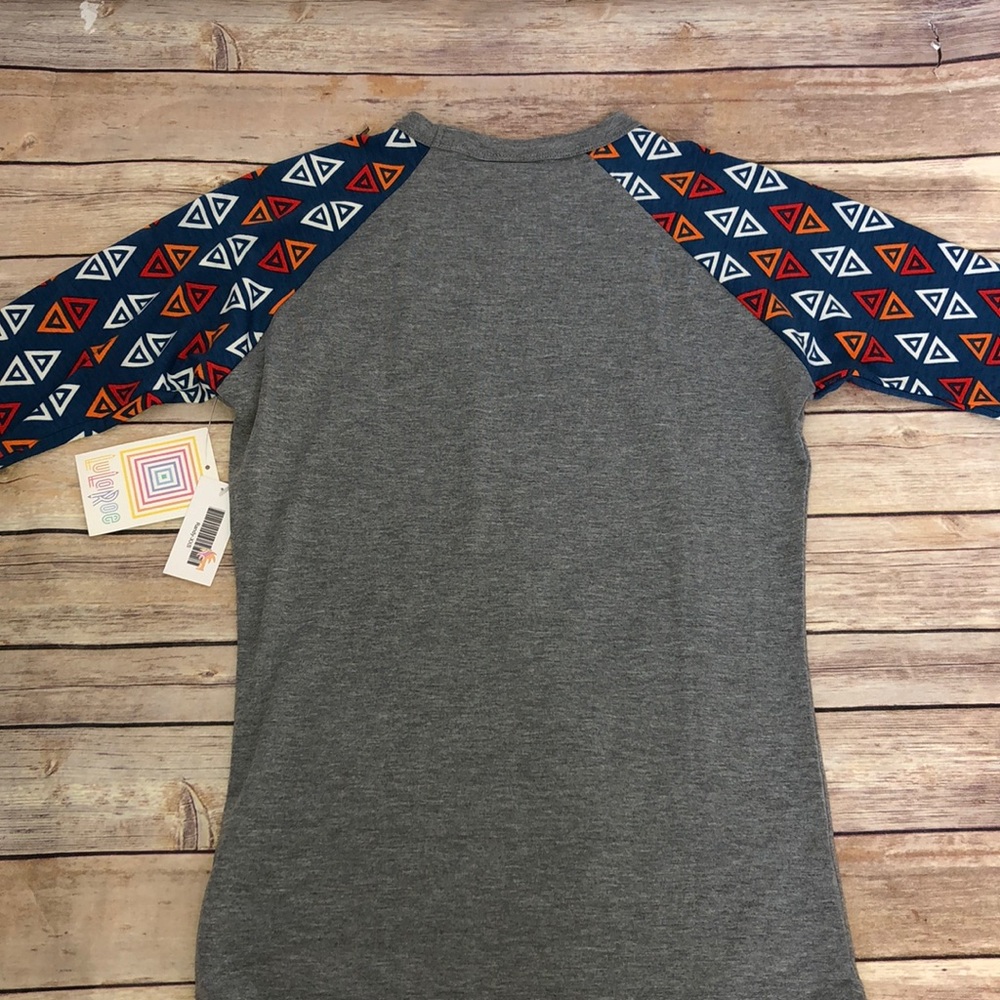 LULAROE || UNISEX RANDY TOP - Picture 3 of 6